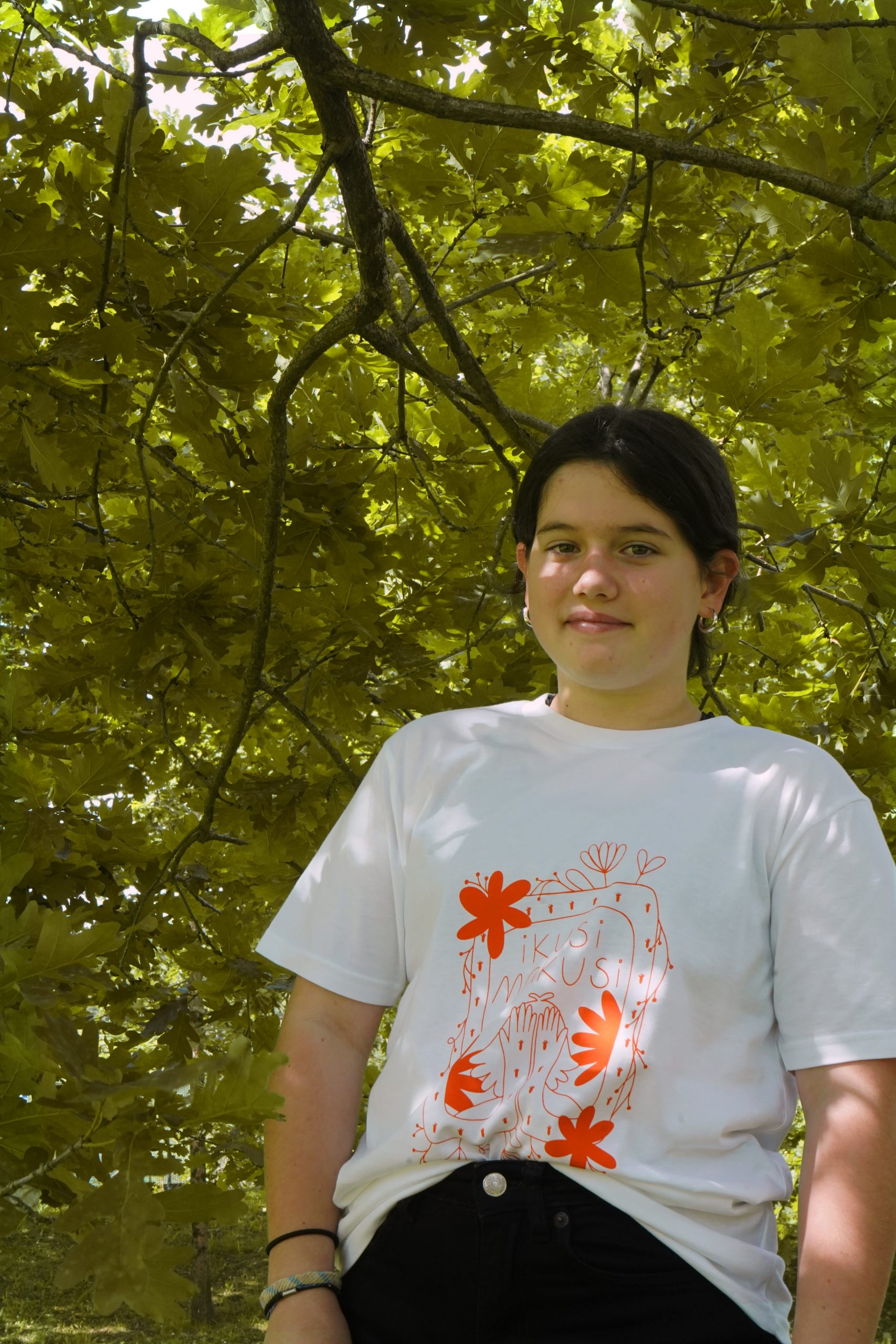 IKUSI MAKUSI • kamiseta txuria